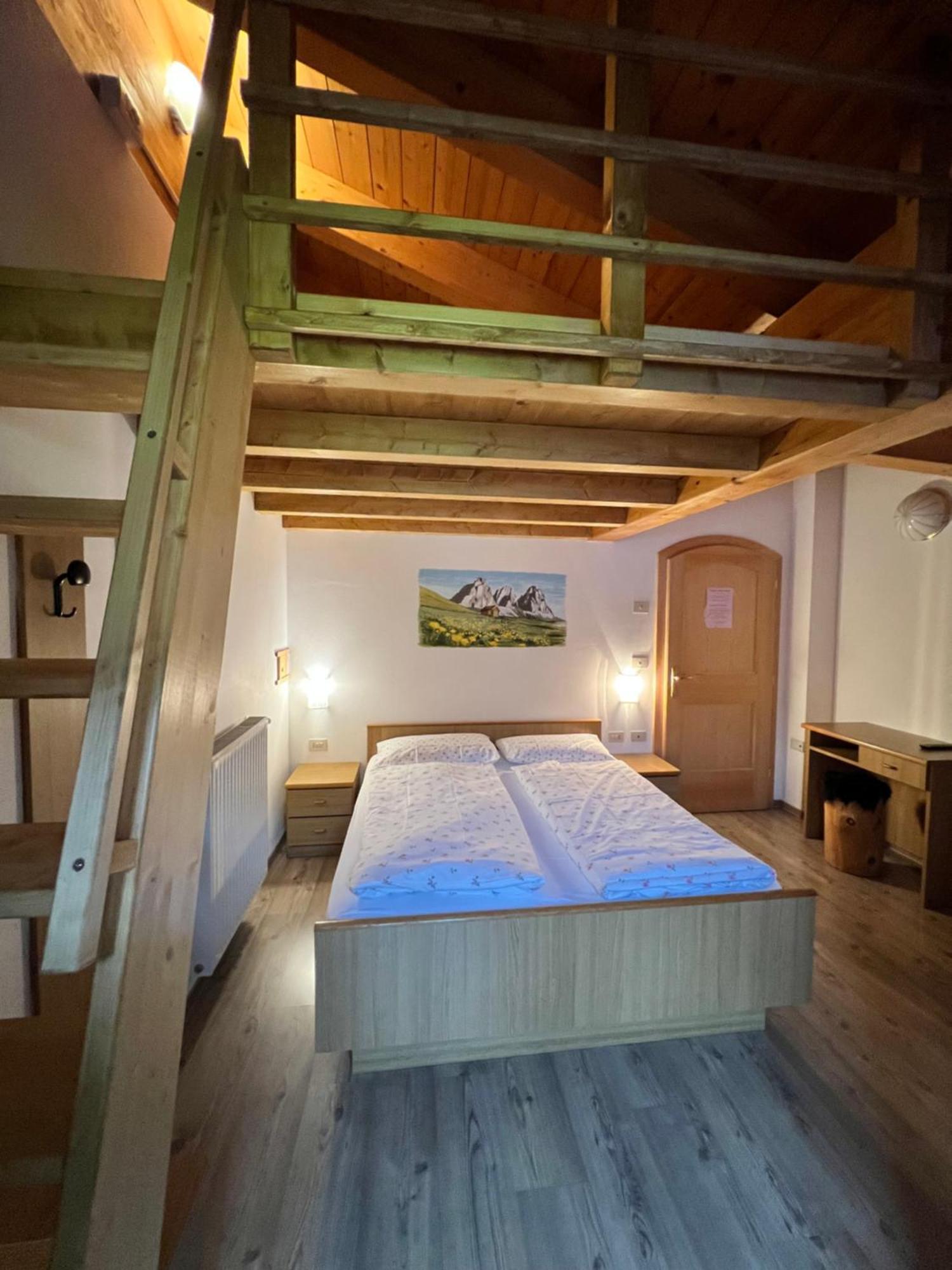Garni Eden Bed And Breakfast Soraga Buitenkant foto