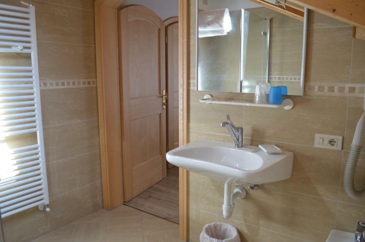Garni Eden Bed And Breakfast Soraga Buitenkant foto